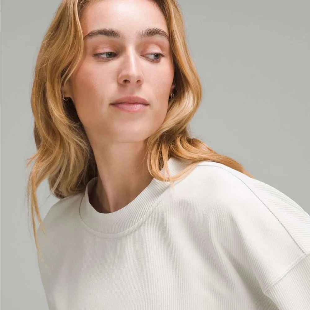 Lululemon Athletica Softstreme Ribbed Bone Perfectly Oversized Cropped Crew - Picture 2 of 6